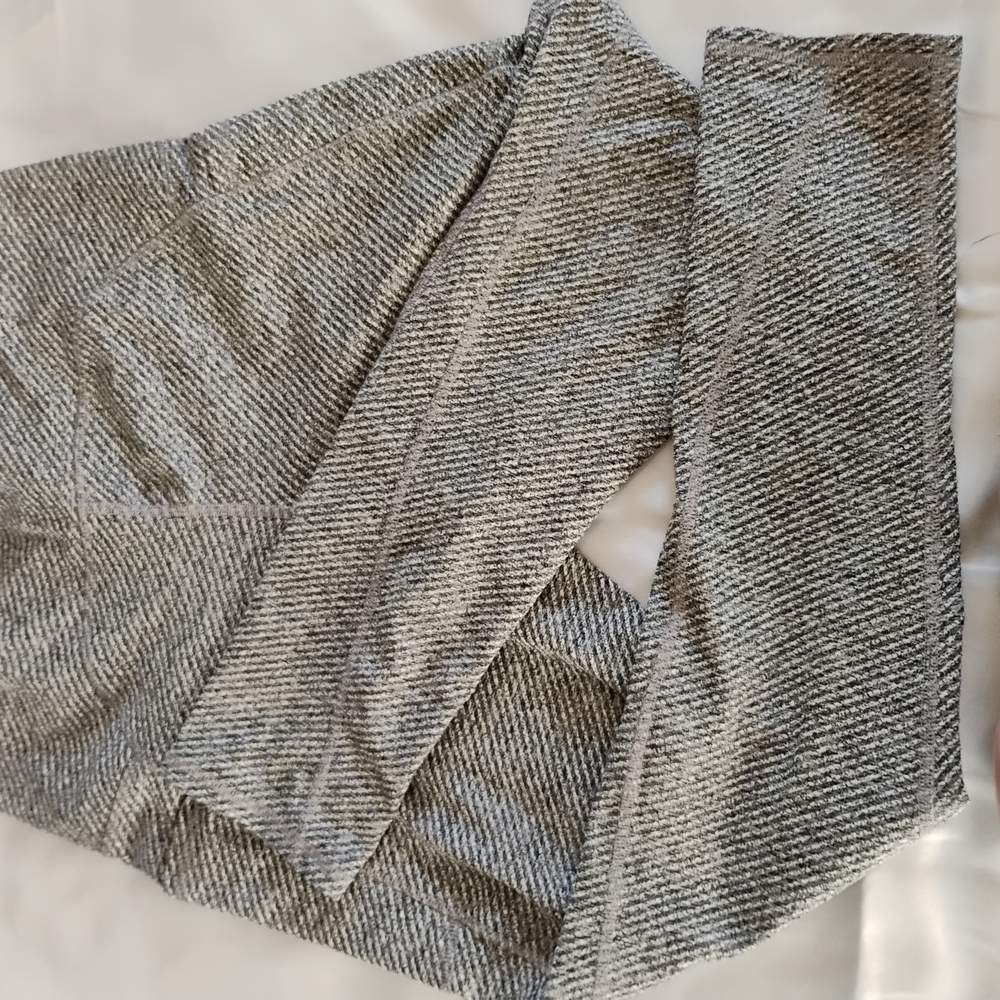 Gray Textured Leggings Size Xl - Picture 6 of 12